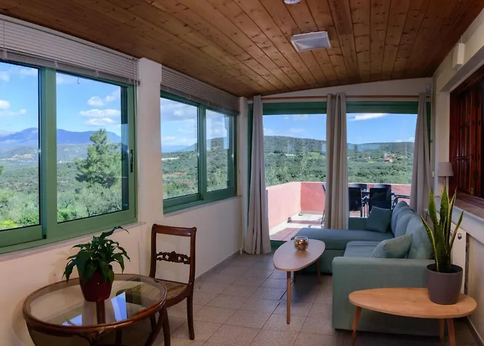 Feriehus Eleni's House *